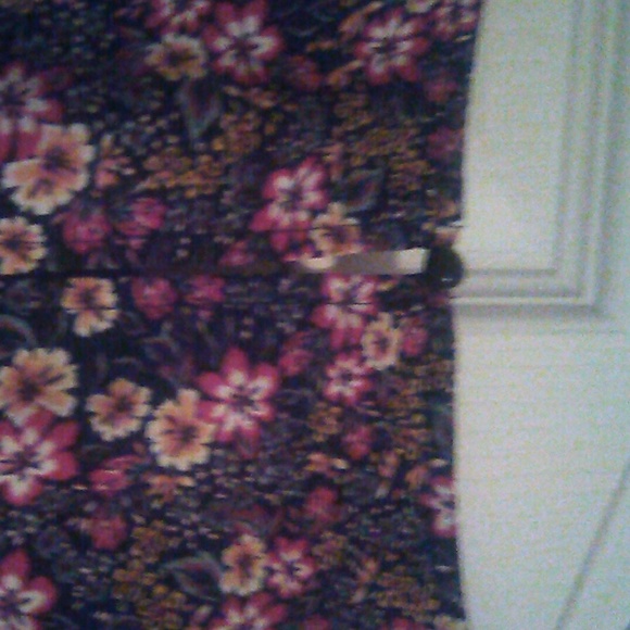 Beautiful blouse - Picture 4 of 4